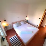 Appartement Rentfox - *